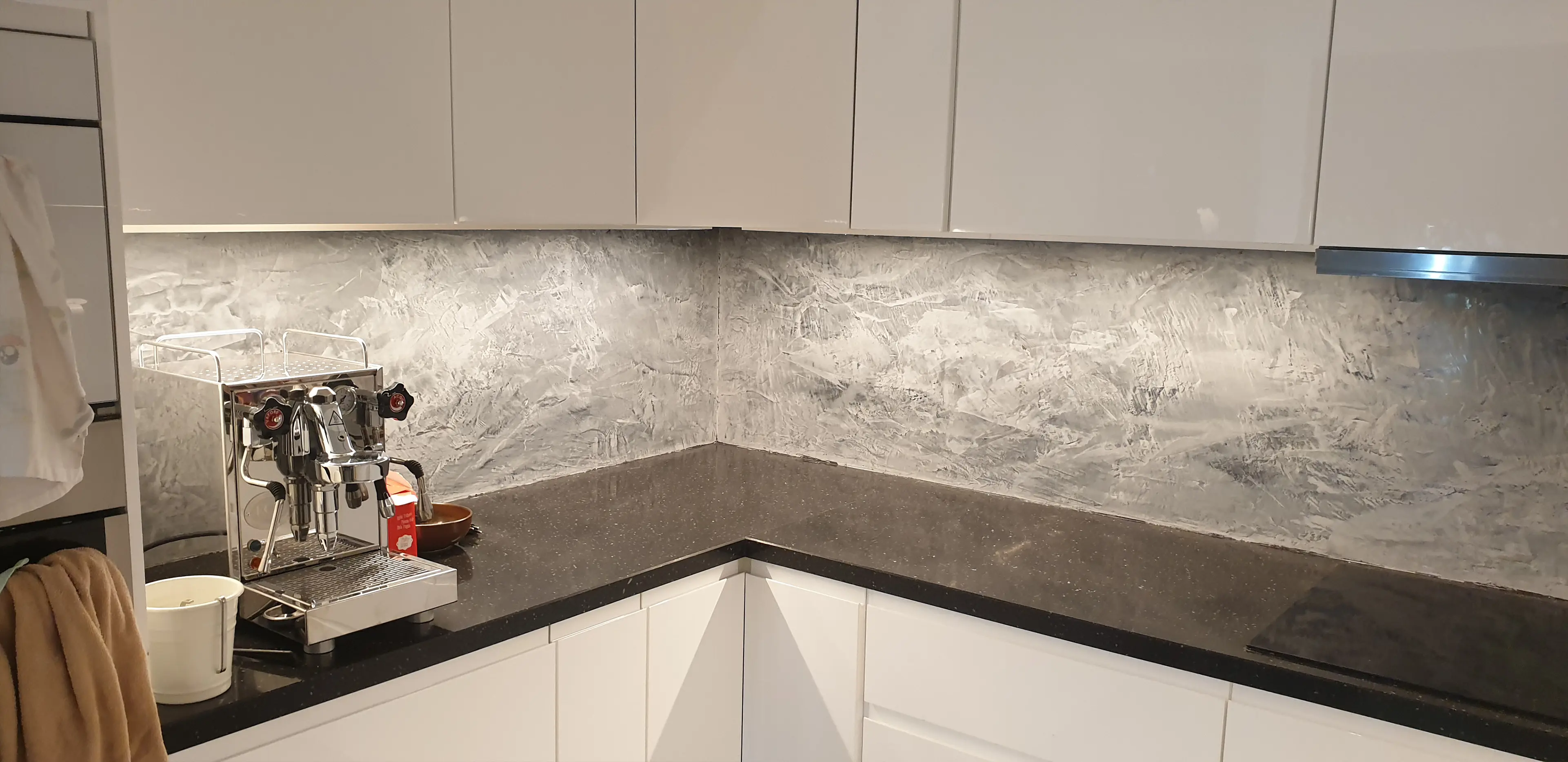 Dekorative Wandgestaltung mit Stucco Veneziano in Reinach, Applicasa Malergeschäft GmbH